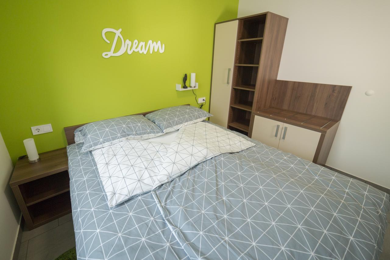 Apartma Mariposa Banovci Eksteriør billede