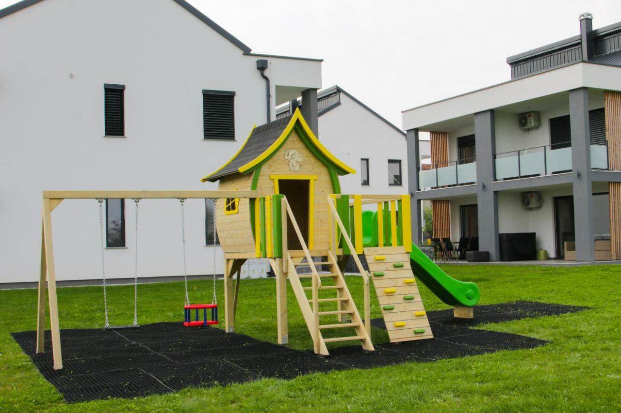 Apartma Mariposa Banovci Eksteriør billede